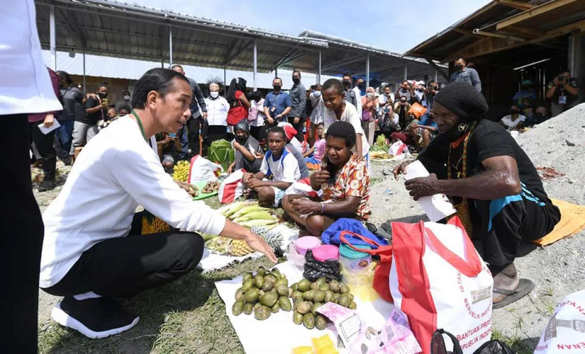 Bansos Ditambah untuk Jaga Daya Beli Masyarakat Miskin, Ini Kata Ekonom