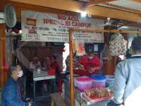 Segarnya Es Campur Ko Acia di Sawah Besar, Isi Duabelas Topping