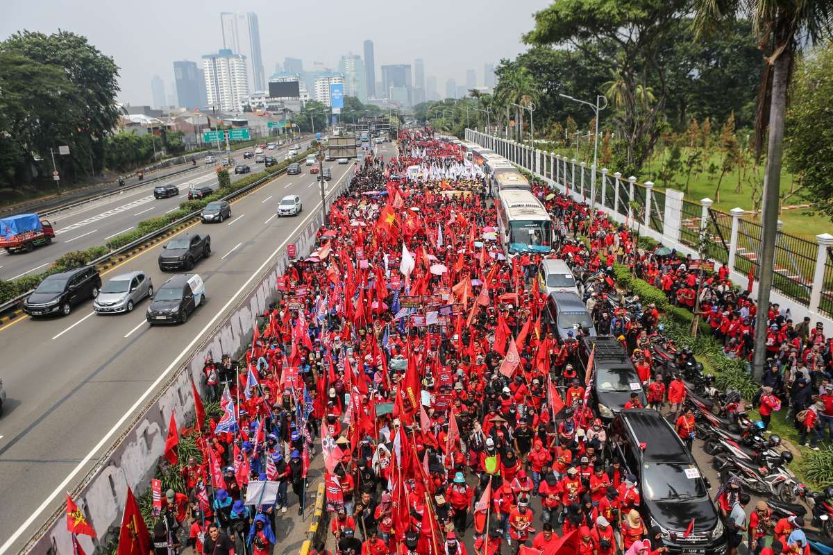 Buruh, Kemiskinan dan Perlindungan Sosial