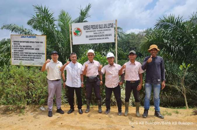 KB Bukopin Dukung Ekonomi Desa Melalui Penyaluran KUR untuk Para Petani