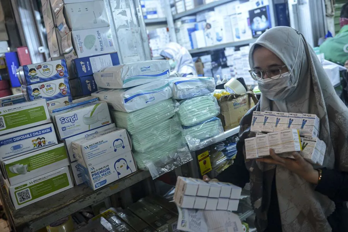 Survei KPPU: Masih ada harga obat terapi Covid-19 yang melebihi HET