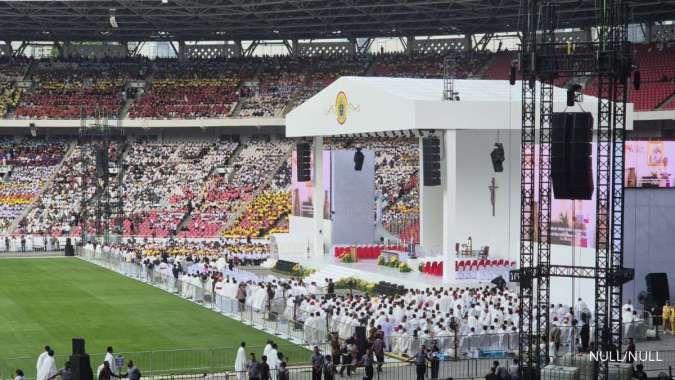 Jelang Misa Akbar Bersama Paus Fransiskus, Area GBK Mulai Dipadati Umat