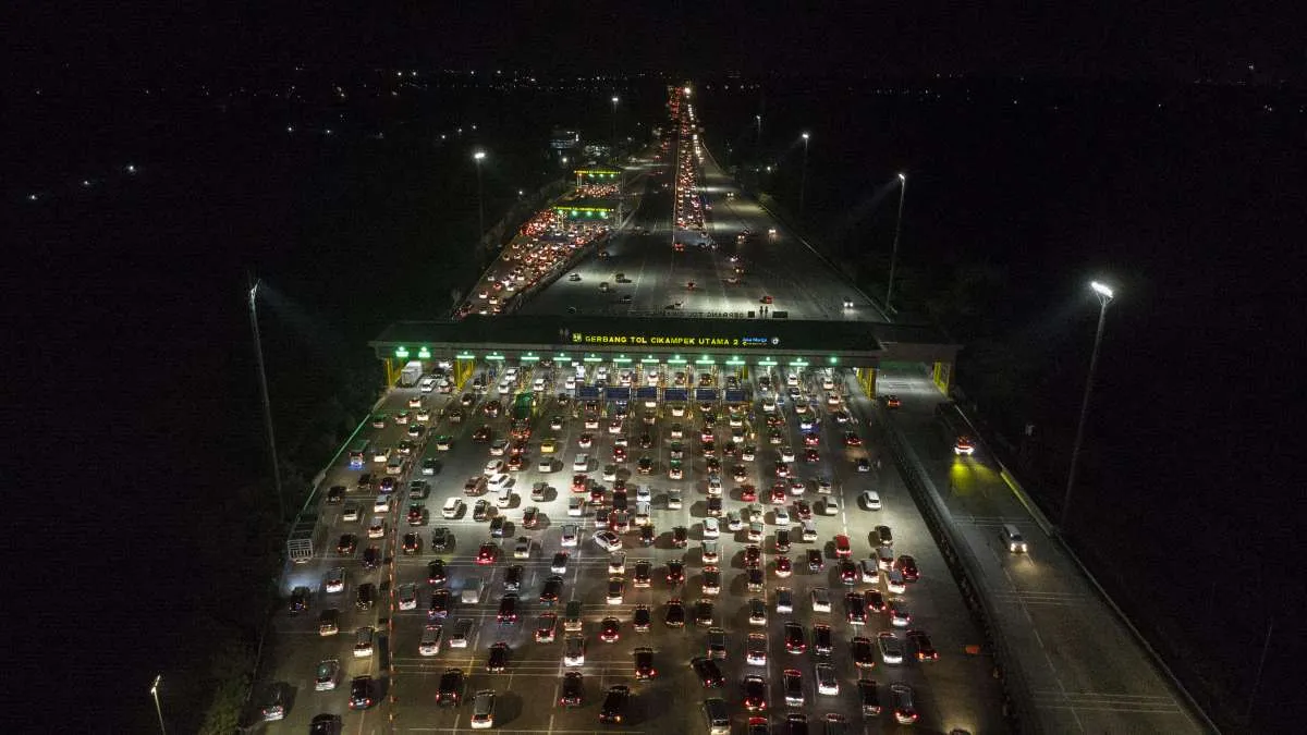 H+2 Lebaran 2023, Volume Kendaraan ke Jakarta Melalui GT Cikampek Utama Naik 217,4%