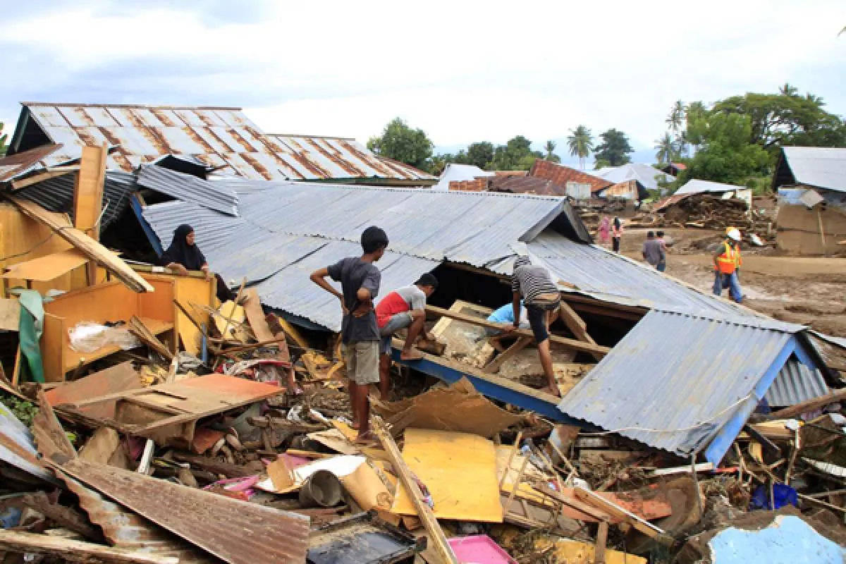 Cegah Covid-19 di pengungsian banjir bandang NTT, BNPB beri bantuan sewa Rp 500.000