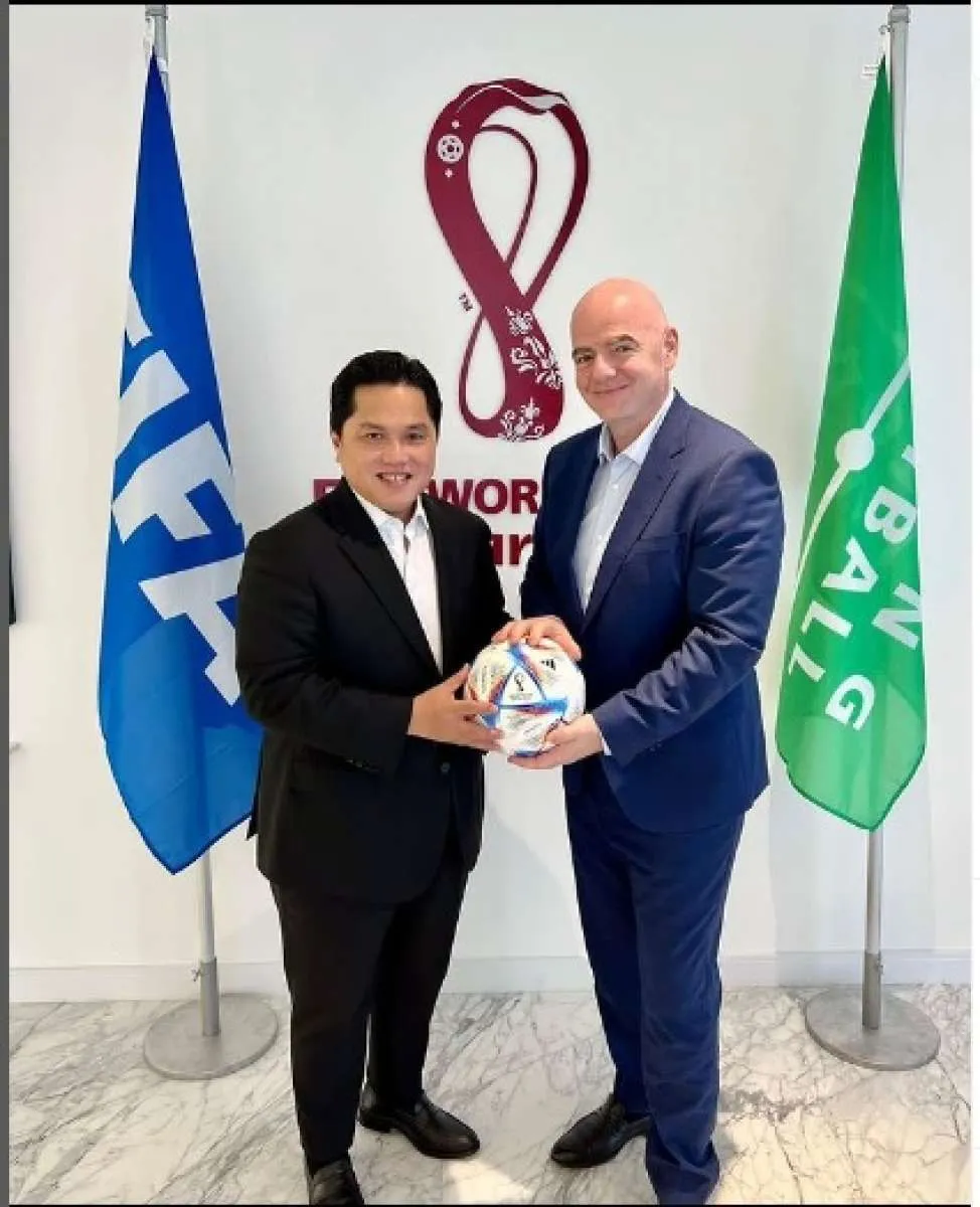 Presiden Jokowi Mengutus Erick Thohir Melobi Presiden FIFA Gianni Infantino