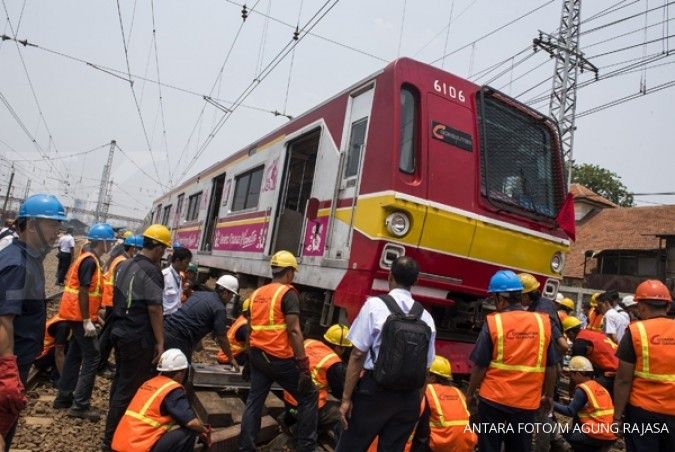 KRL tujuan Duri anjlok di Manggarai