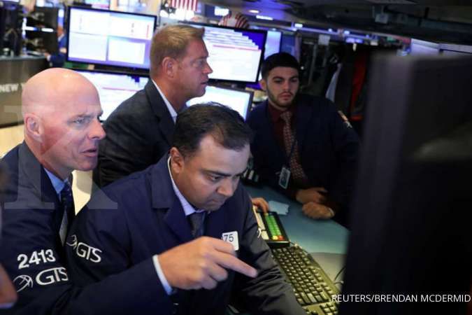 Wall Street tergelincir akibat laporan pendapatan bank dan komentar trump