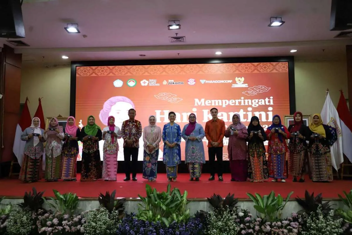 Rayakan Hari Kartini, Optik Melawai Donasikan 1.000 Kacamata untuk Perempuan