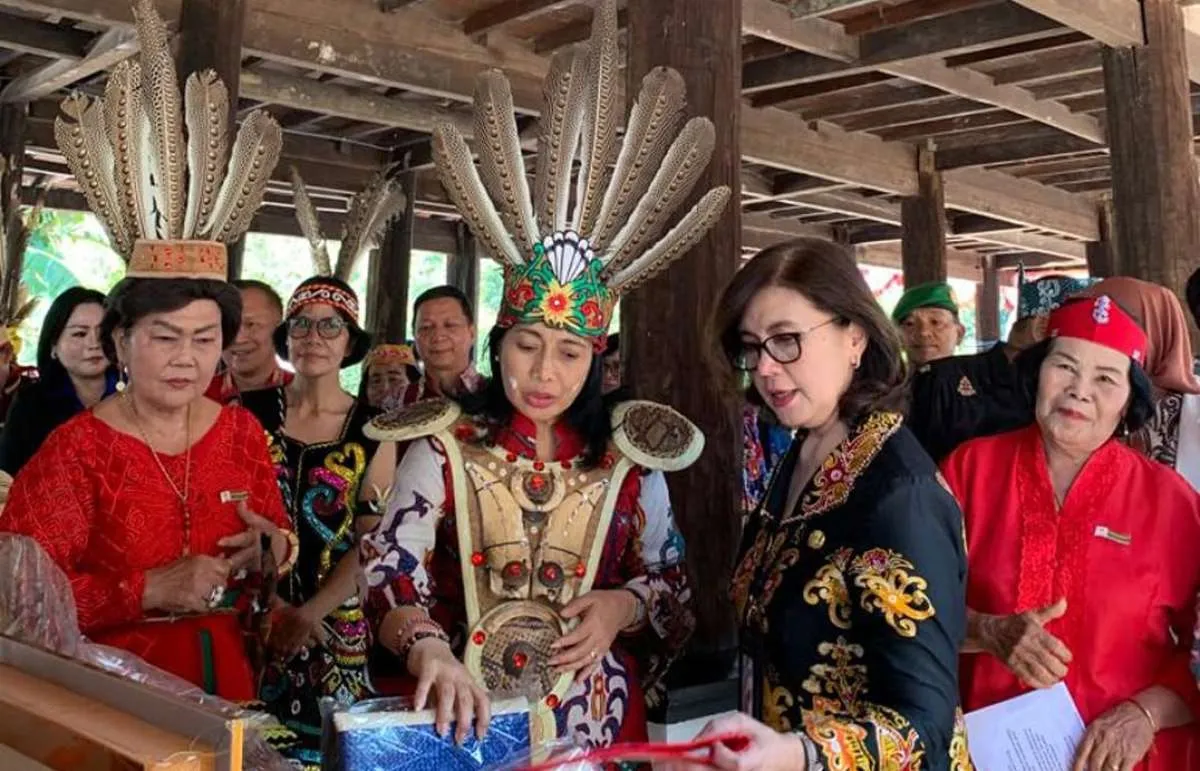 Kemandirian Perempuan Dayak Harus Senantiasa Dipertahankan