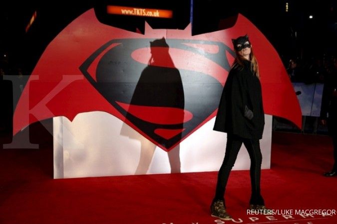 Review buruk, penjualan Batman v Superman ciamik