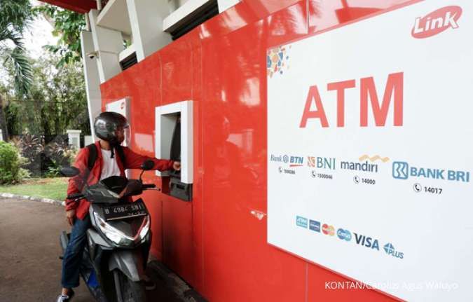 Transaksi ATM Link berbayar, Bank Himbara: Biar nasabah beralih ke layanan digital