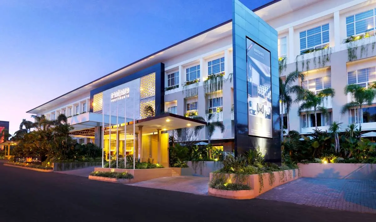 Pendapatan dan Laba Eastparc Hotel (EAST) Kompak Melesat di Tahun 2023