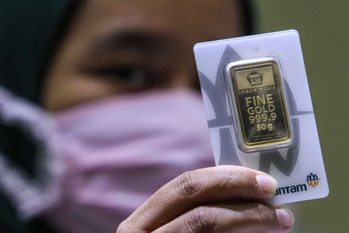 Emas Antam versus saham Antam (ANTM), lebih cuan mana?