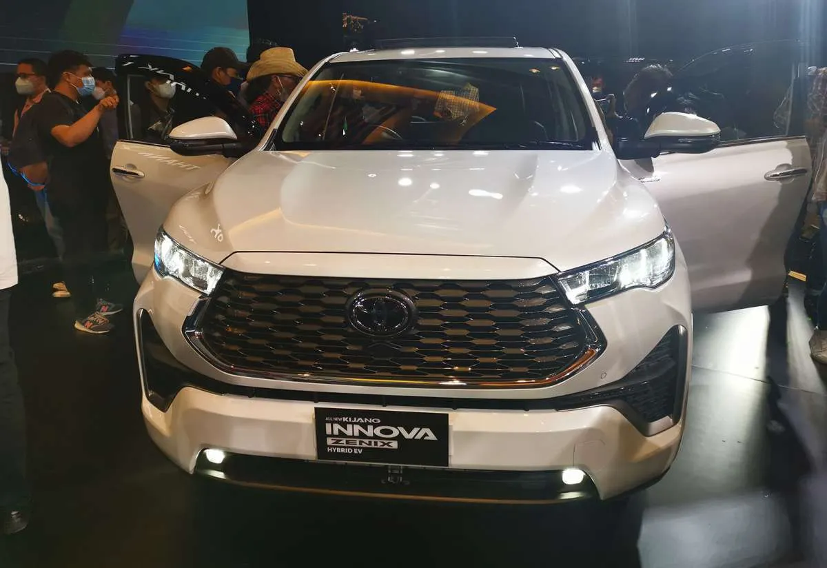 Toyota Mulai Jual Kijang Innova Zenix Hybrid Produksi Lokal, Berapa Harganya?