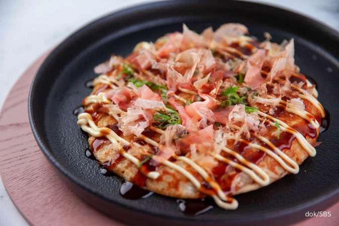Resep Okonomiyaki Super Tebal, Jajanan Kaki Lima Khas Osaka yang Mengenyangkan