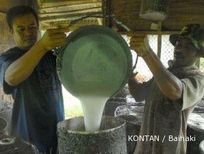 Permintaan China melonjak, harga karet melambung di tingkat petani