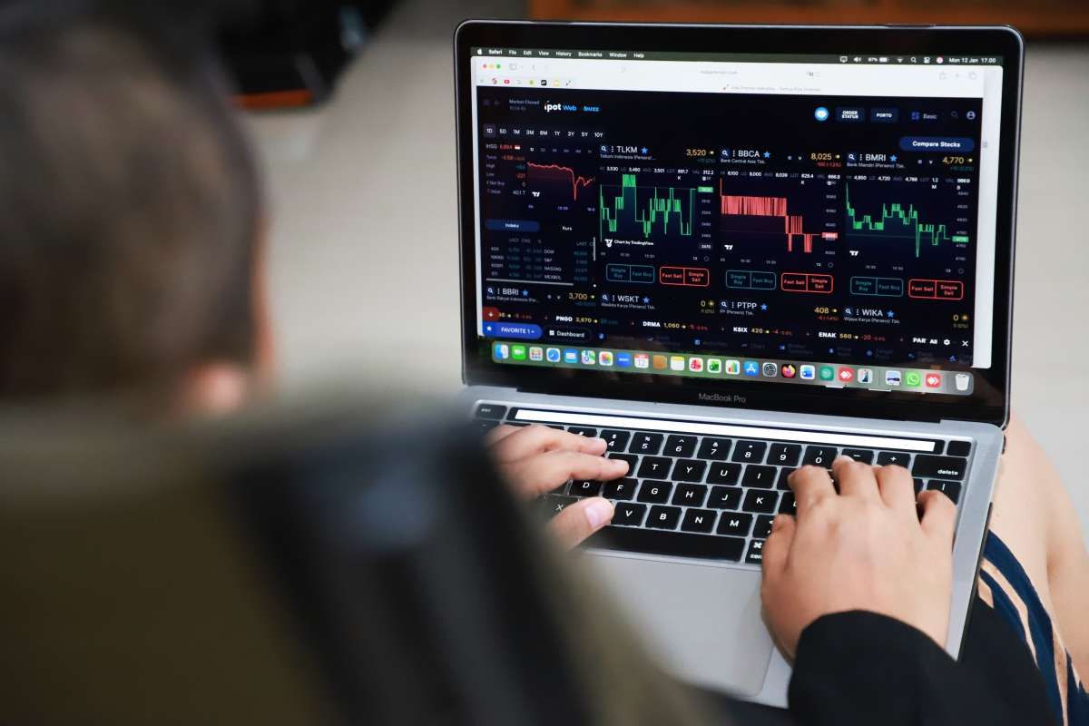 Disetir Data Ekonomi Global, IHSG Rabu (14/1) Masih Berpeluang Menguat 