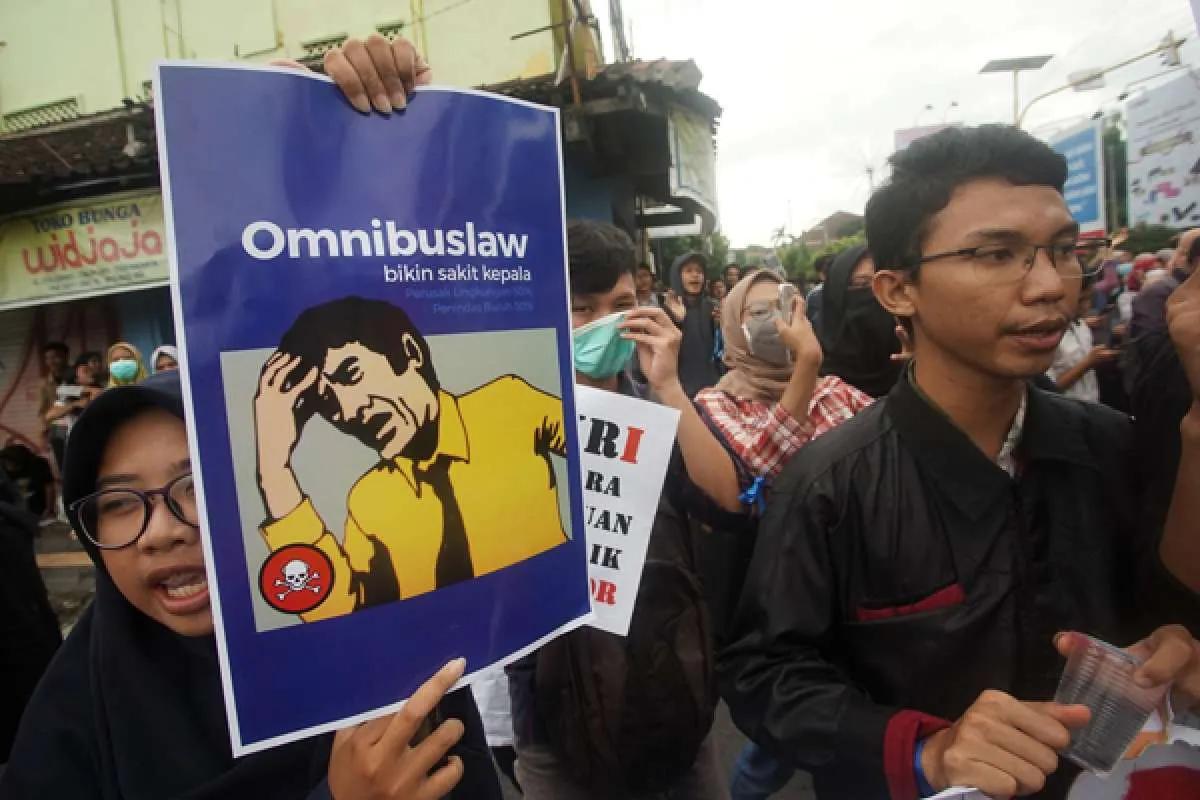 Buruh dan akademisi satu kata menolak RUU Cipta Kerja, dan pembahasan di DPR distop