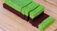 Resep Brownies Kukus Cokelat Pandan yang Lembut dan Manisnya Pas, Nagih Banget