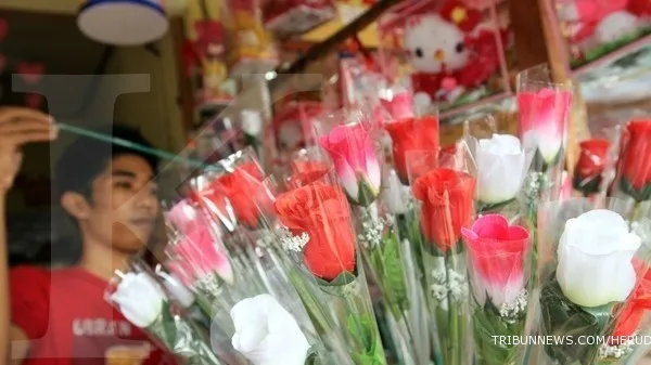 Flower shops, hotels gear up for Valentine’s Day