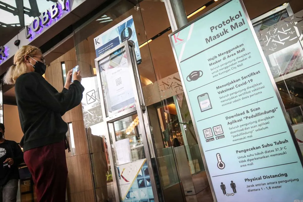 Moms, Sebaiknya Lakukan Ini untuk Menghindari Antrian di Pintu Masuk Mal Selama PPKM