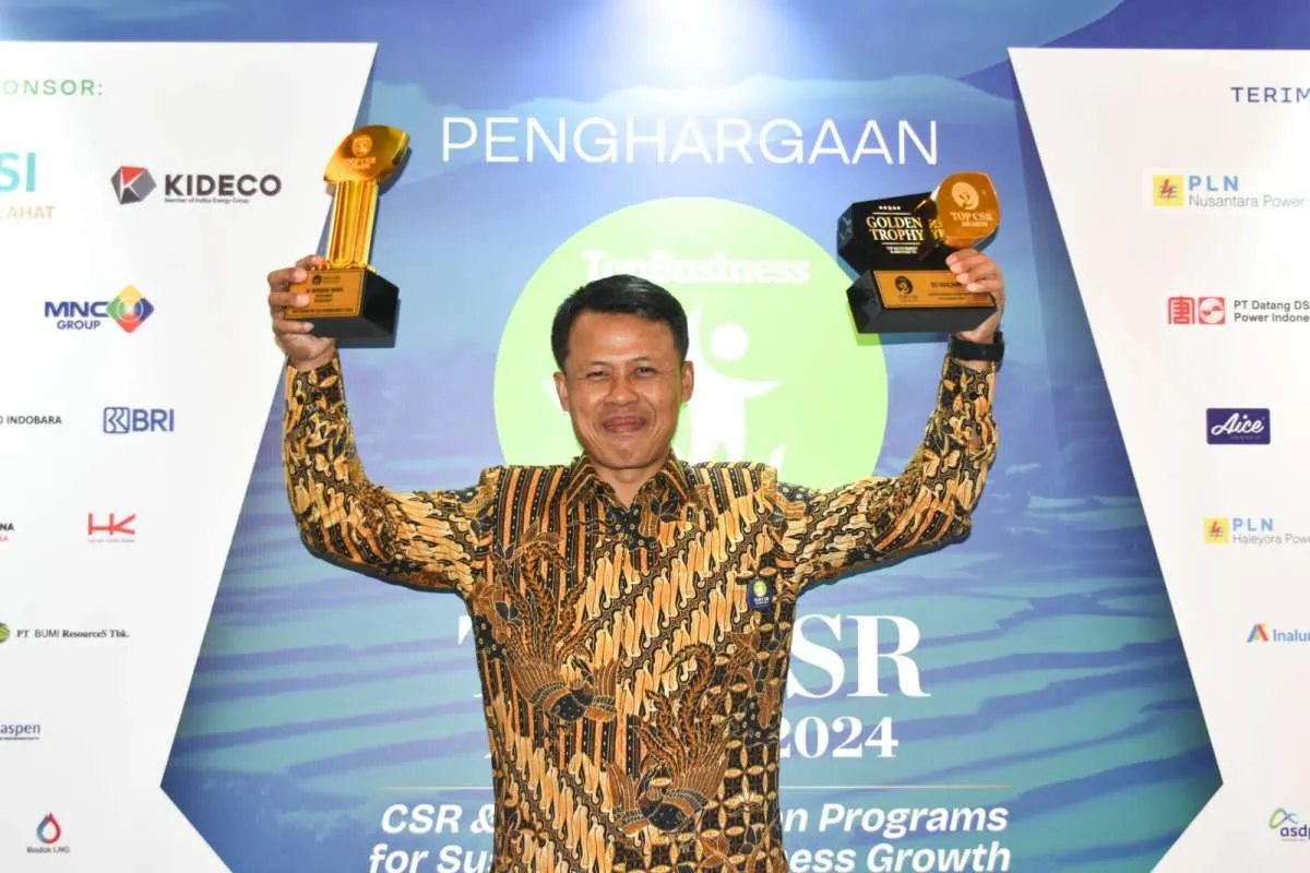 Penghargaan Bergengsi untuk BSI Maslahat, Meraih Golden Trophy di Top CSR Award 2024