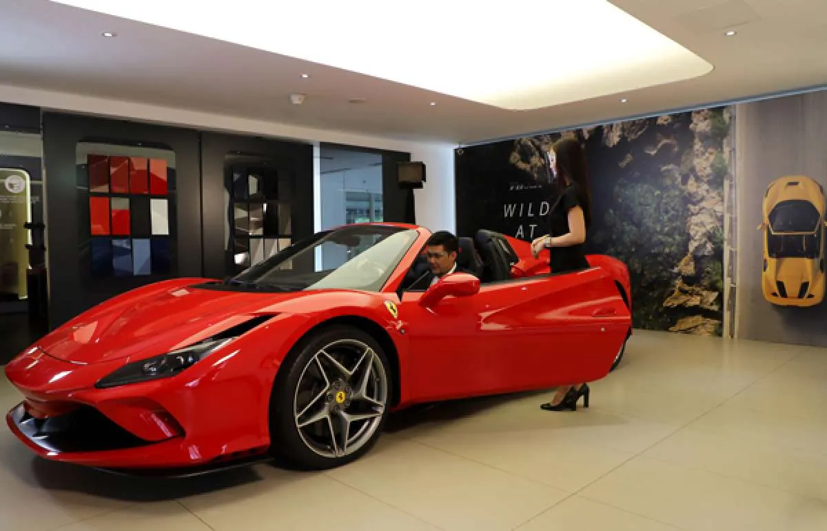 Ferrari Masuk Pasar Mobil Bekas di Indonesia, Tertarik?