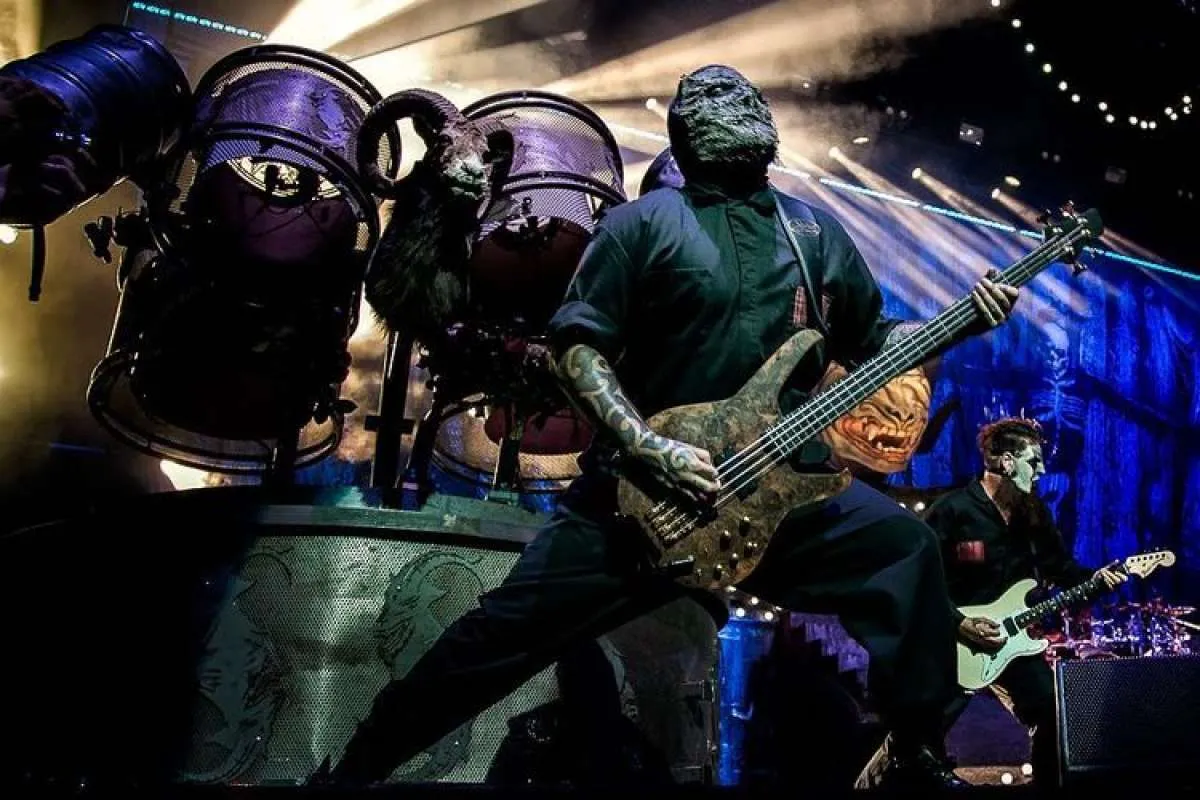 Kasus virus corona melonjak, Slipknot tunda konser di Asia