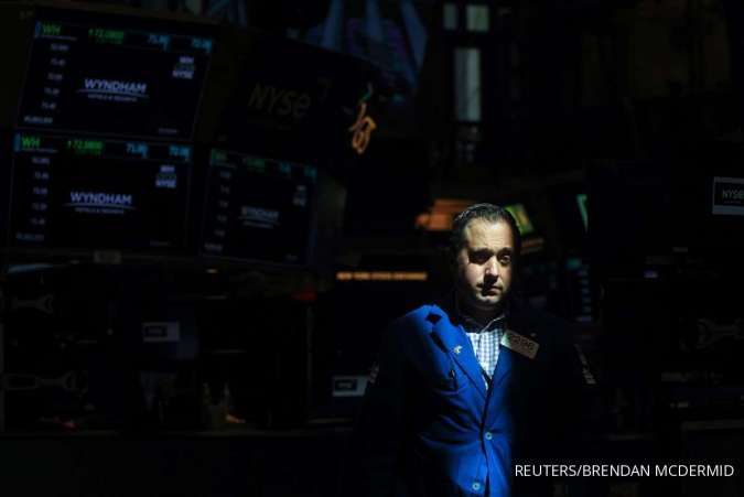 Wall Street Turun, Hentikan Kenaikan Mingguan Beruntun Akibat Efek The Fed