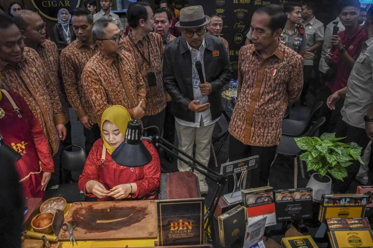 Di Depan Jokowi, Zulhas Sapa Anindya Bakrie dan Ungkap Kadin Sudah Akur 