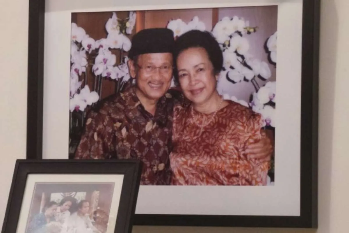BJ Habibie yang selalu siapkan piring dan kursi untuk Ainun yang telah tiada