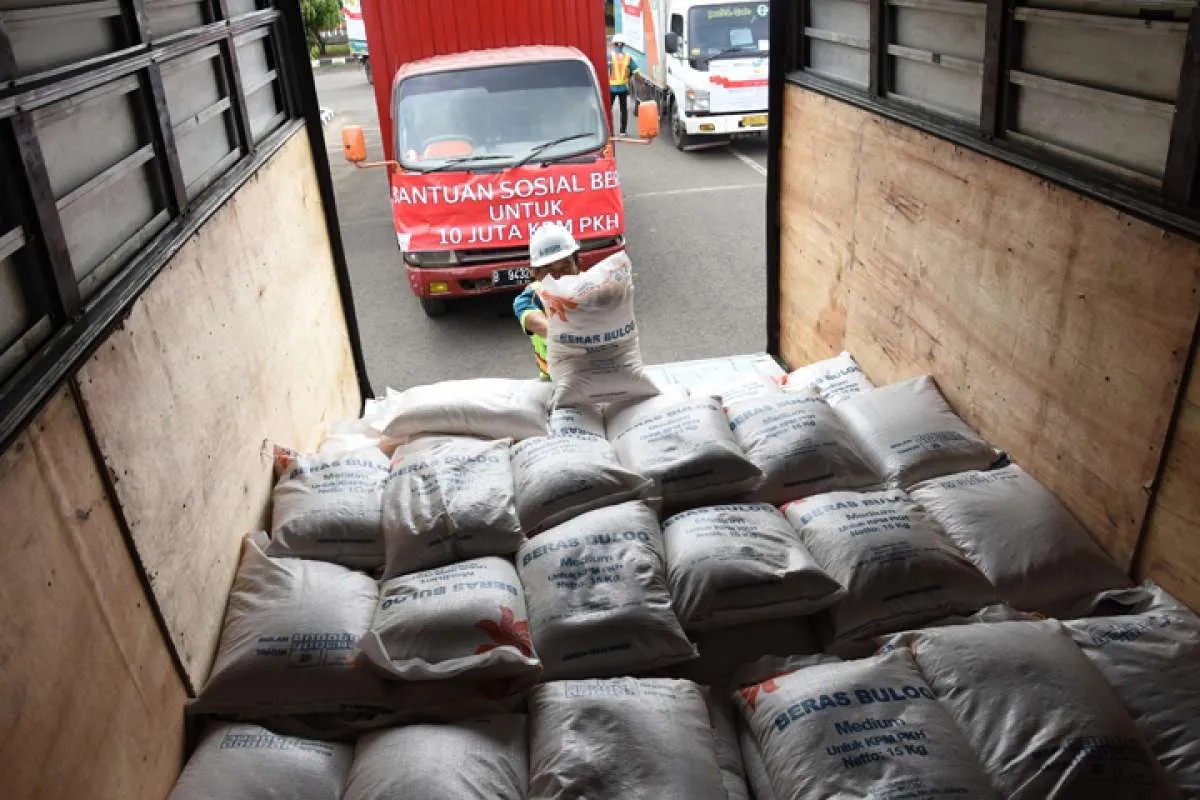 Realisasi perlindungan sosial belum capai 20%, Jokowi minta kebut bansos