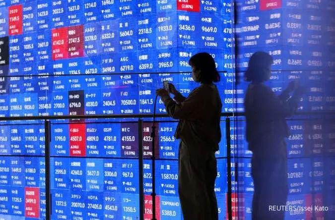 GLOBAL MARKETS-Shares Skid, Oil Surges Again as Iran Attacks Gulf Shipping