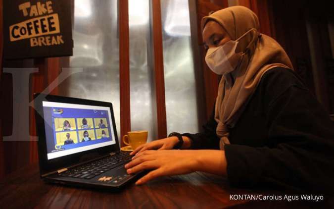 Mereka yang Tergencet dari Tren Bisnis Rapat Daring 