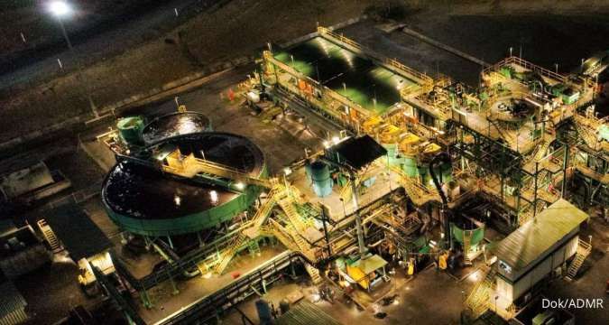 Adaro Minerals (ADMR) Targetkan Proyek Smelter Alumunium Rampung Tahun 2025