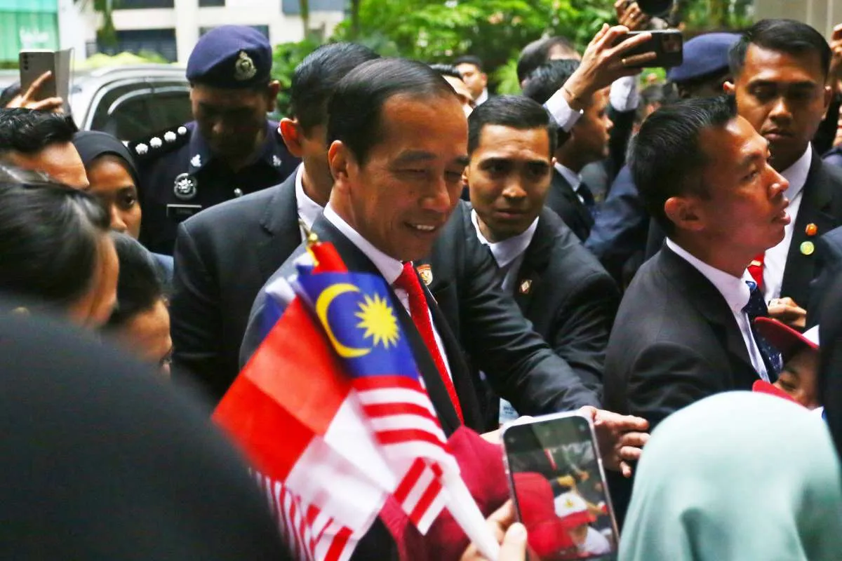 Jokowi Mendorong Kolaborasi Indonesia-Malaysia Lawan Diskriminasi Uni Eropa