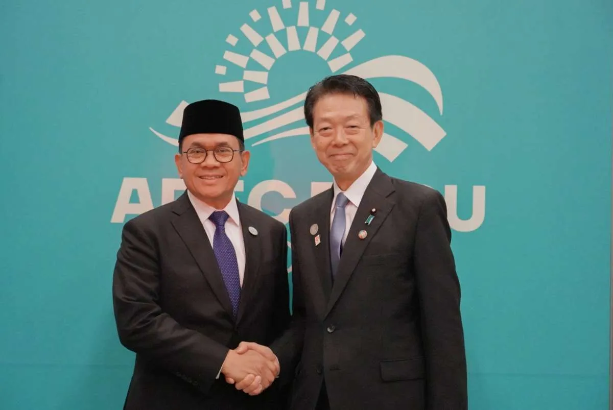 Pertemuan Bilateral Mendag RI dengan Menteri Ekonomi, Perdagangan & Industri Jepang