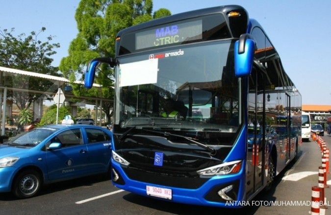 Mengaspal di Jalur Transjakarta, Bus Listrik Lokal Layani Rute Dukuh Atas 2-Ragunan