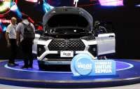 Pasar Mobil Konvensional Terpukul, Mobil Listrik Masih Sulit Merakyat