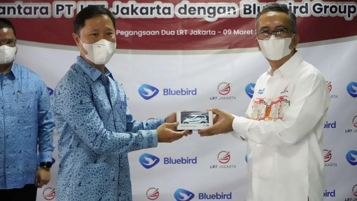 PT LRT Jakarta dan PT Blue Bird Group Tbk, Permudah Akses Layanan Teknologi Digital 