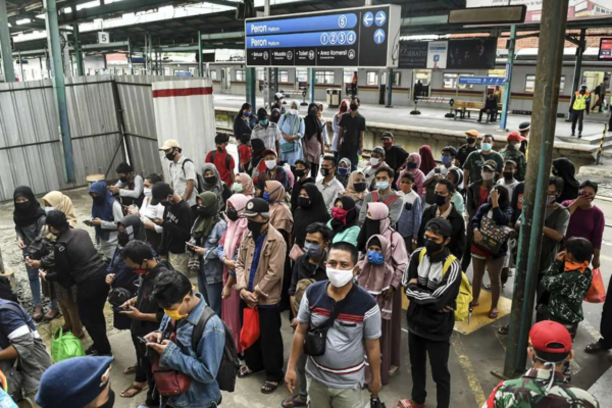 Catat ya, mulai Selasa ini, KRL akan kembali beroperasi normal 12 jam