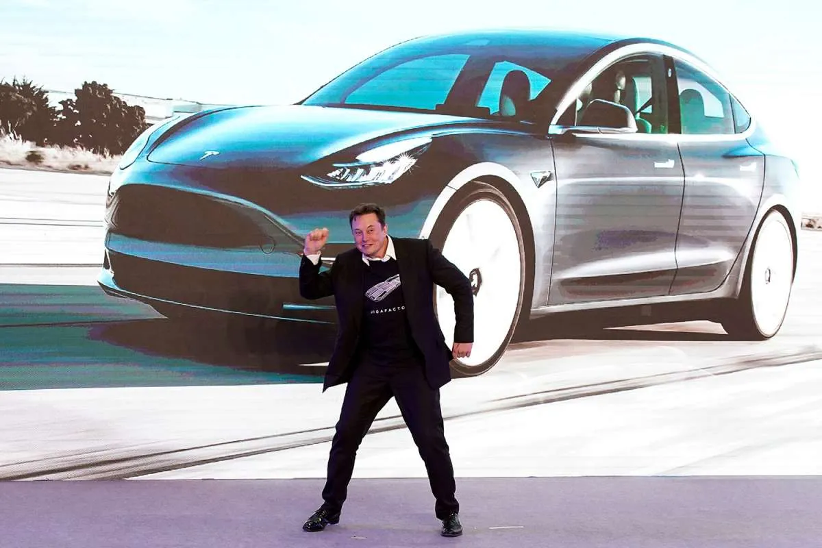 3 dari 10 Pemilik Tesla Pertimbangkan Jual Mobilnya Gara-gara Tingkah Elon Musk