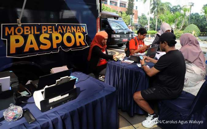 Aturan Foto Paspor: Dari Pakaian hingga Ketentuan Pengguna Hijab