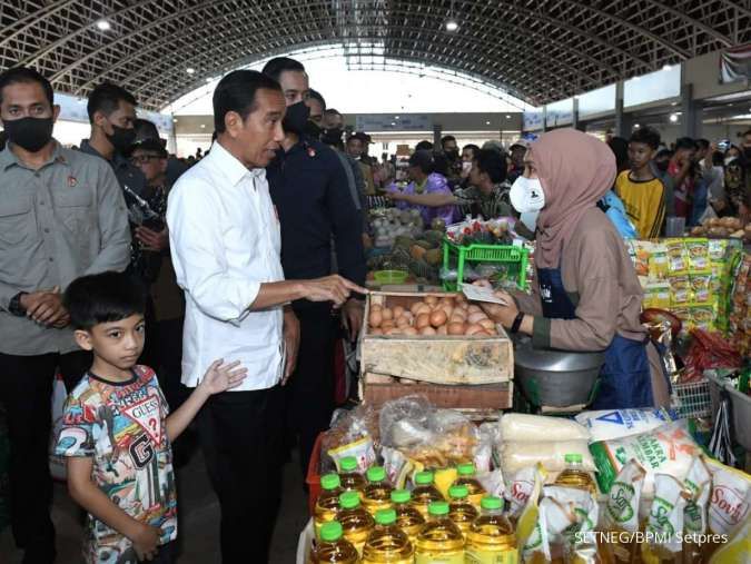 Cek Harga Pangan di Pasar Pal Tugu Depok, Jokowi: Harga Bahan Pokok Stabil