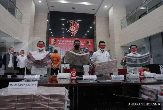 Polisi Kembali Menggerebek Kantor Pinjol Ilegal 