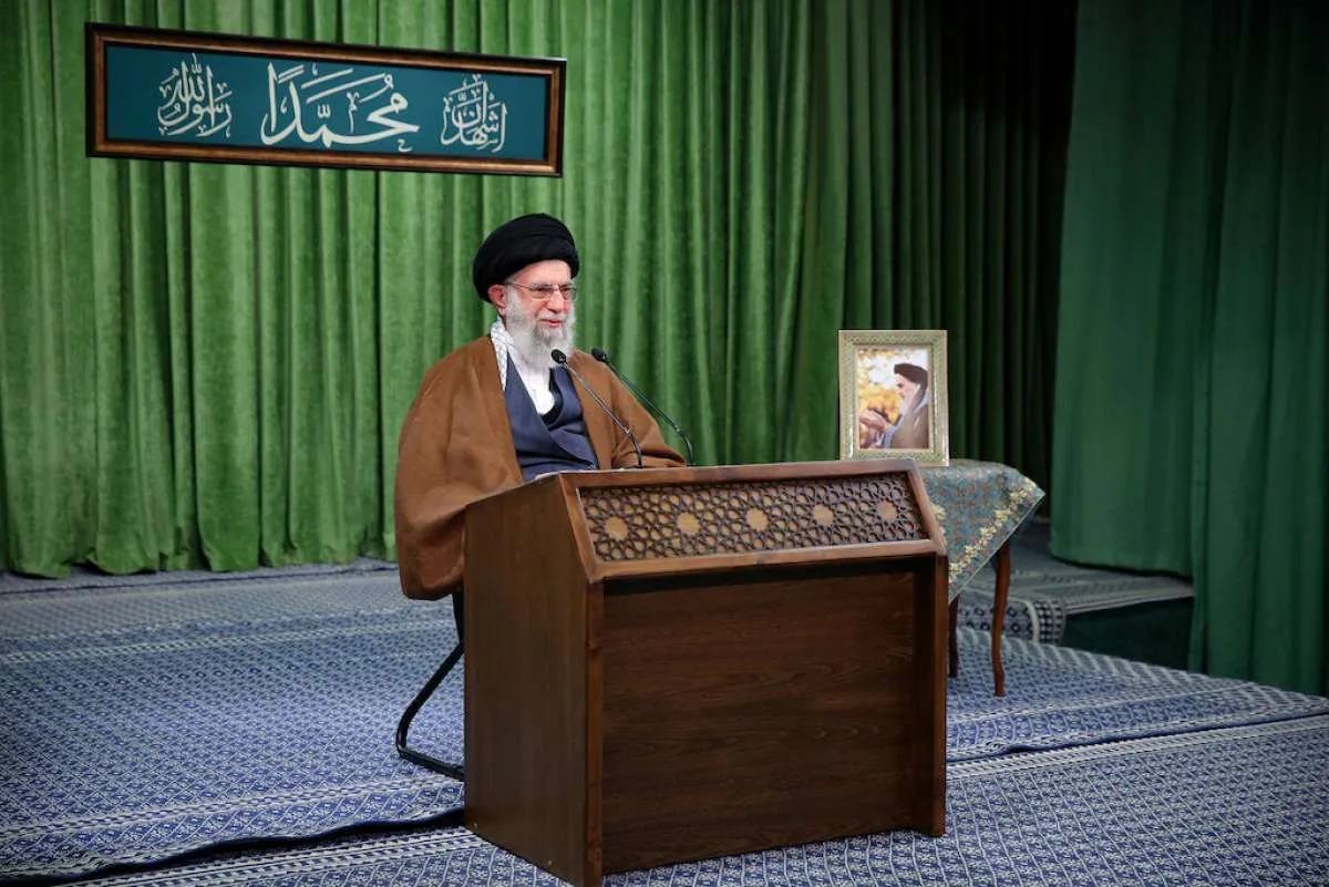 Pemimpin Tertinggi Iran Khamenei serahkan kekuasaan kepada putranya, benarkah?