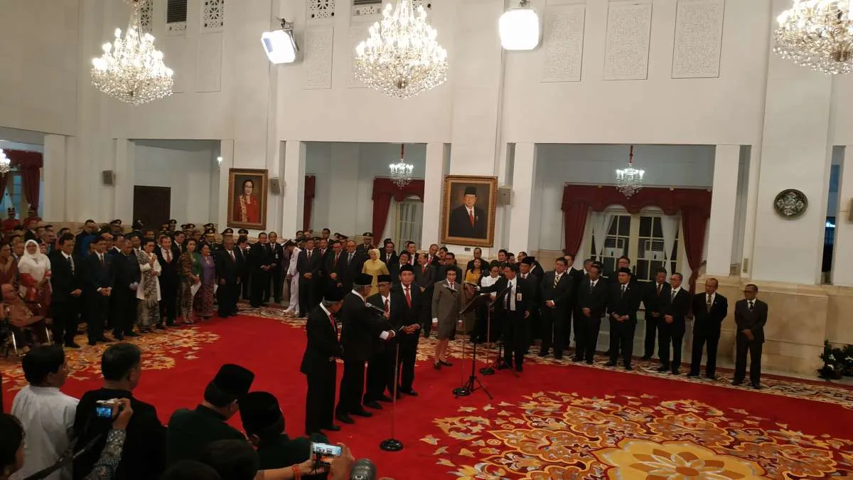 Jokowi lantik Dewan Pengawas KPK di Istana Negara, ini nama-nama mereka 