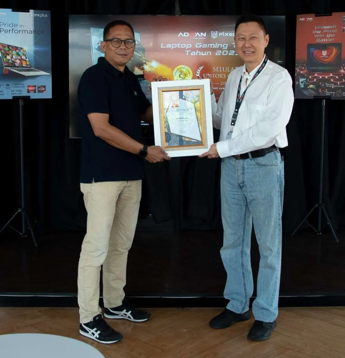  Sabet 2 Award sekaligus, Laptop Advan Pixelwar & Workplus jadi Primadona di Kelasnya