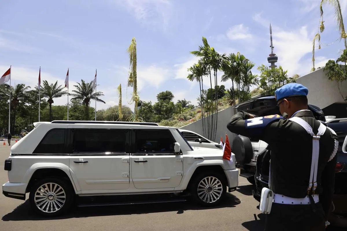 Ini Spesifikasi Maung Garuda, Mobil Putih yang Ditunggangi Prabowo ke Istana Negara