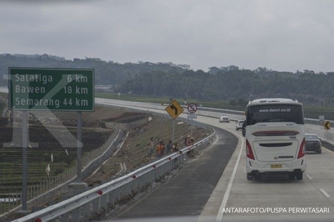 Tujuh ruas tol Trans Jawa ini berbayar mulai Senin dini hari, berikut tarifnya